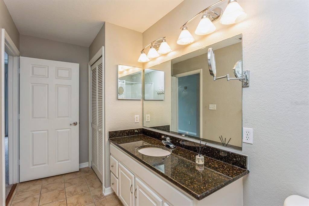 待售: $499,000 (2 贝兹, 2 浴室, 1184 平方英尺)