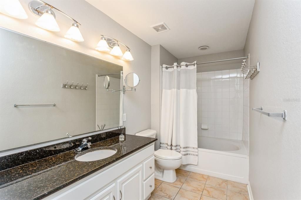 待售: $499,000 (2 贝兹, 2 浴室, 1184 平方英尺)