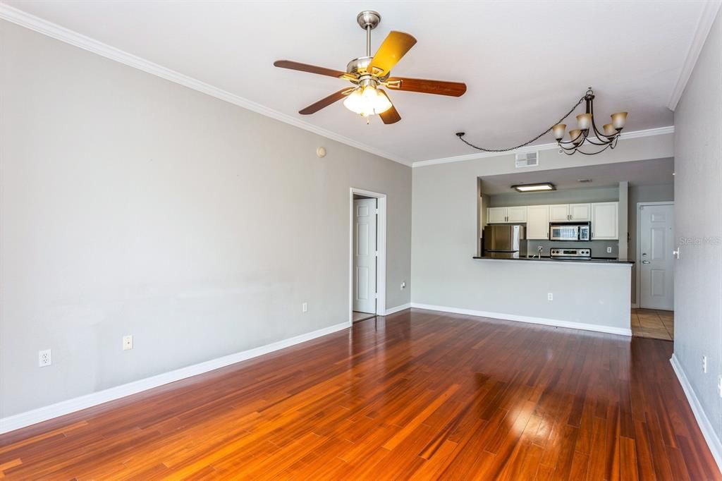 待售: $499,000 (2 贝兹, 2 浴室, 1184 平方英尺)