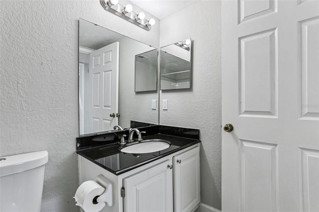 Active With Contract: $225,000 (2 beds, 2 baths, 1288 Square Feet)