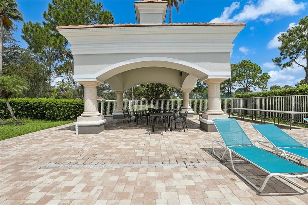 Active With Contract: $225,000 (2 beds, 2 baths, 1288 Square Feet)