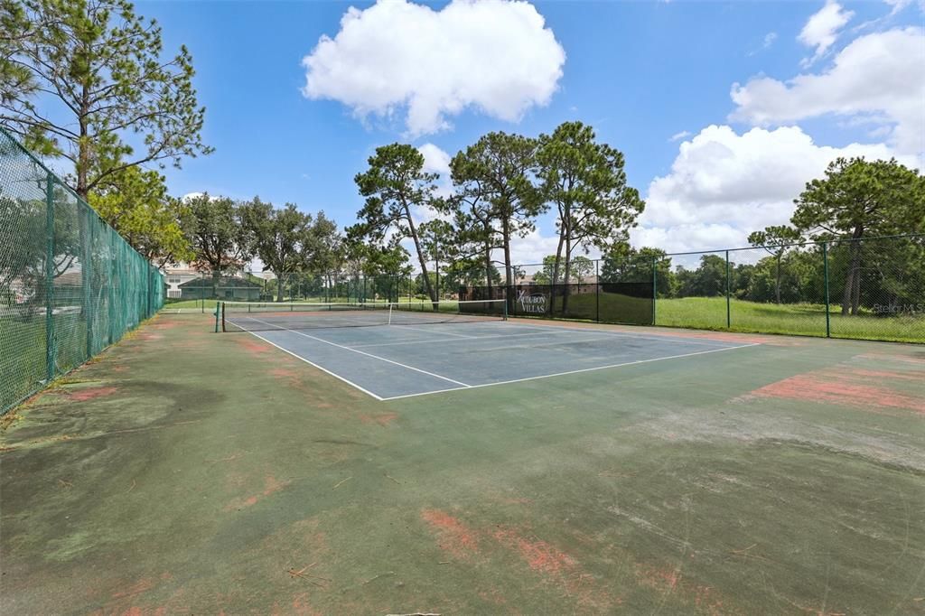 Active With Contract: $225,000 (2 beds, 2 baths, 1288 Square Feet)