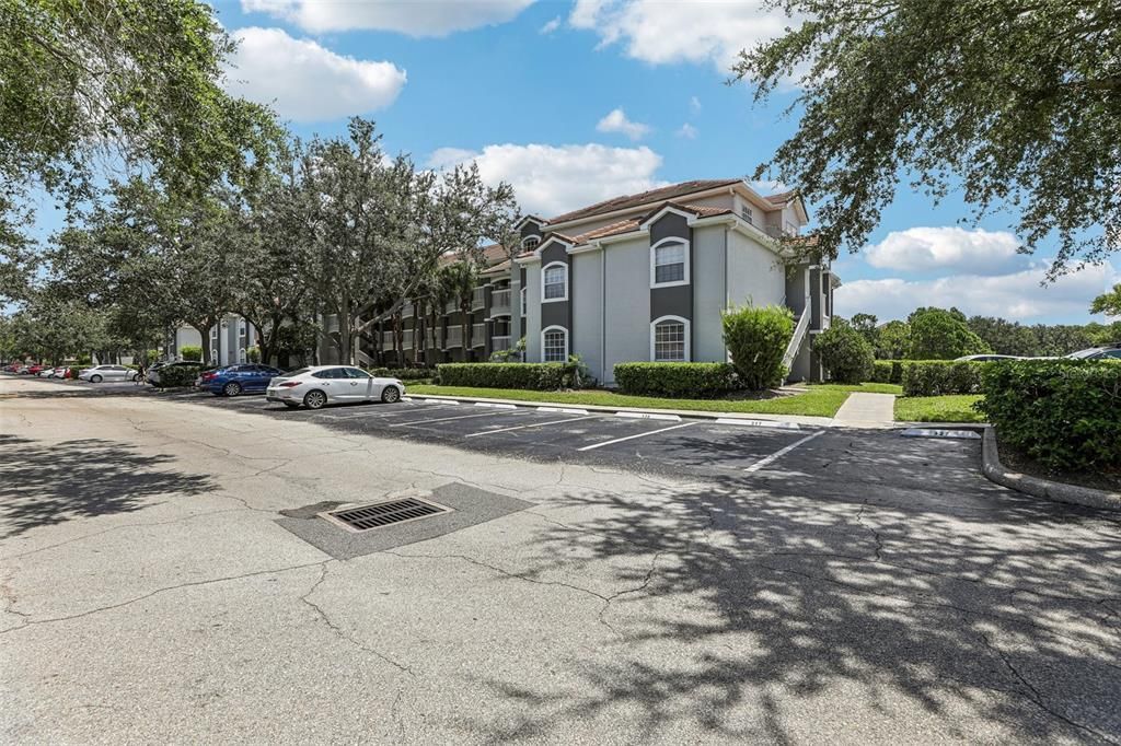 Active With Contract: $225,000 (2 beds, 2 baths, 1288 Square Feet)