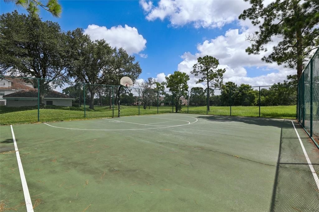 Active With Contract: $225,000 (2 beds, 2 baths, 1288 Square Feet)