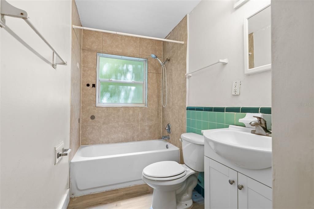 Active With Contract: $259,000 (4 beds, 2 baths, 1446 Square Feet)