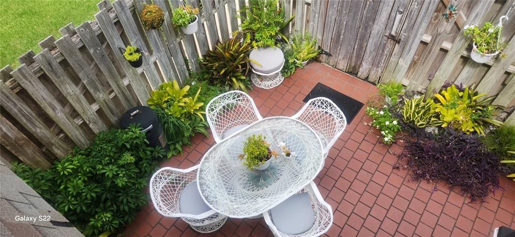 Activo con contrato: $275,000 (2 camas, 2 baños, 1328 Pies cuadrados)