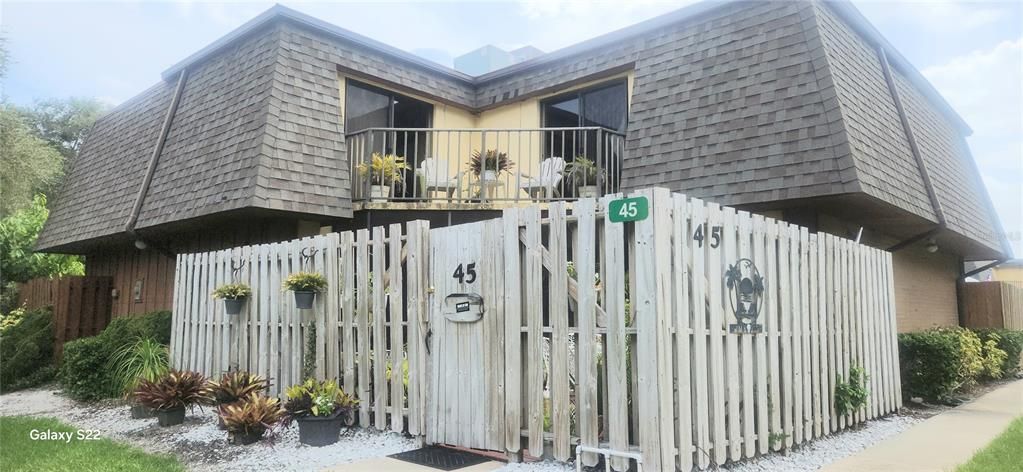 Activo con contrato: $275,000 (2 camas, 2 baños, 1328 Pies cuadrados)