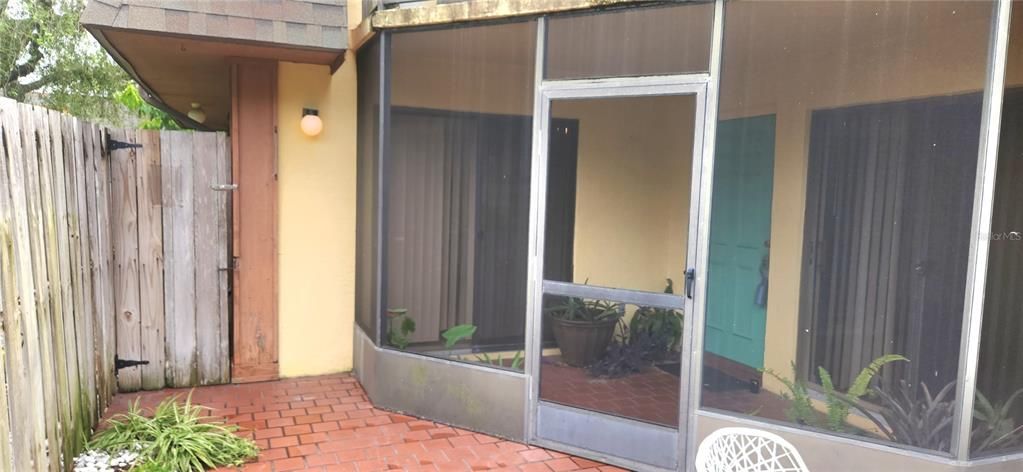 Activo con contrato: $275,000 (2 camas, 2 baños, 1328 Pies cuadrados)