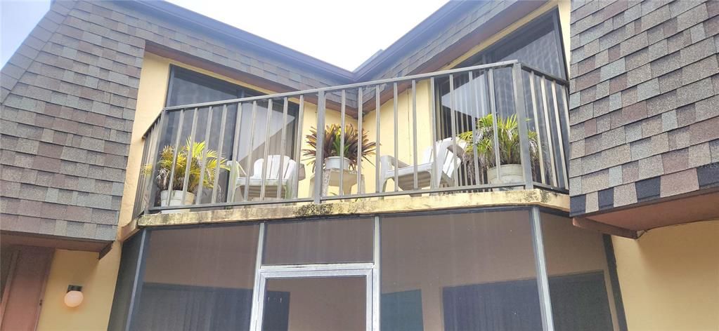 Activo con contrato: $275,000 (2 camas, 2 baños, 1328 Pies cuadrados)