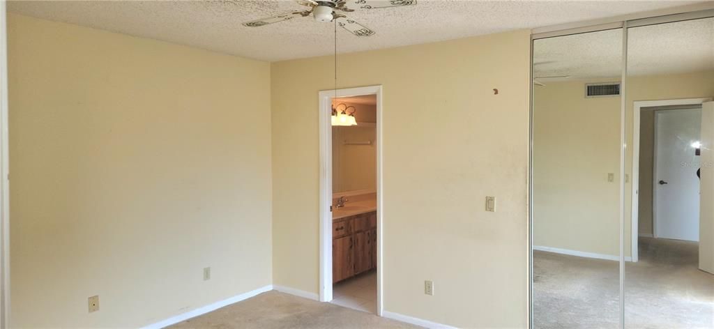 Activo con contrato: $275,000 (2 camas, 2 baños, 1328 Pies cuadrados)