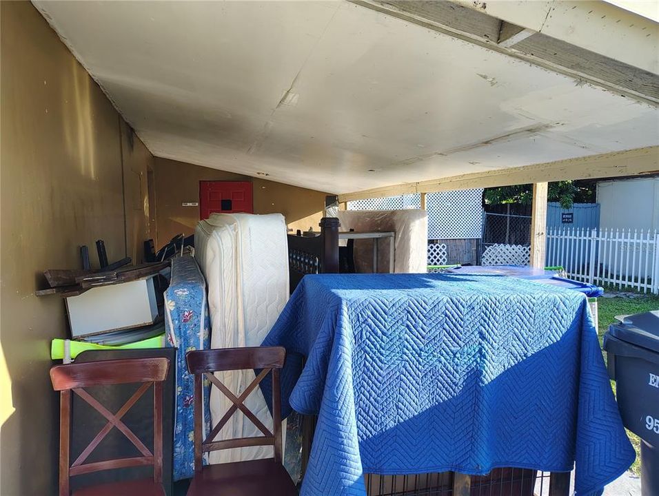 合同活跃: $200,000 (2 贝兹, 1 浴室, 797 平方英尺)