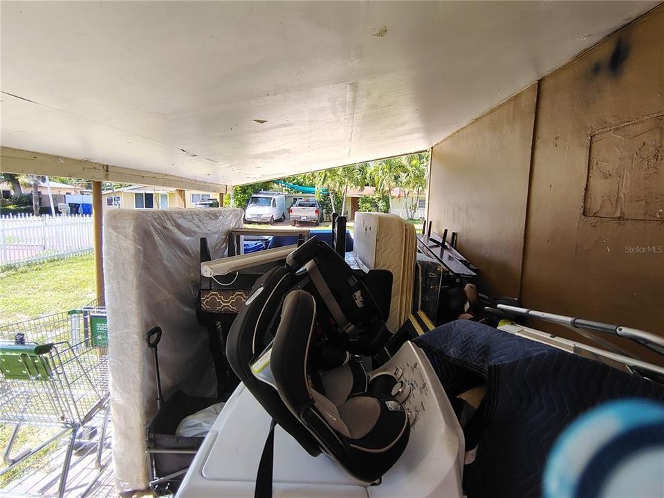 合同活跃: $200,000 (2 贝兹, 1 浴室, 797 平方英尺)