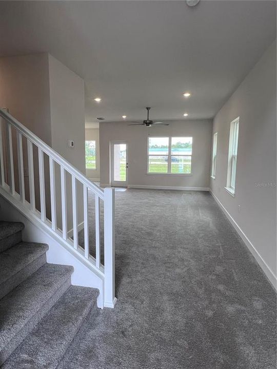 На продажу: $446,900 (4 спален, 2 ванн, 2405 Квадратных фут)