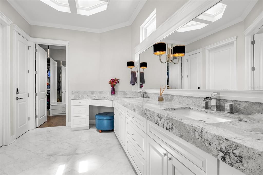 待售: $2,290,000 (6 贝兹, 4 浴室, 4967 平方英尺)