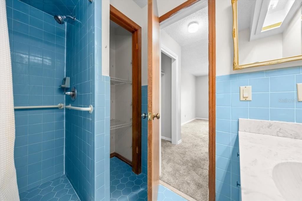 Active With Contract: $249,999 (3 beds, 2 baths, 1572 Square Feet)