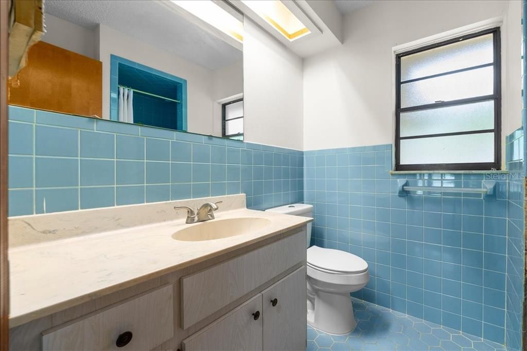 Active With Contract: $249,999 (3 beds, 2 baths, 1572 Square Feet)