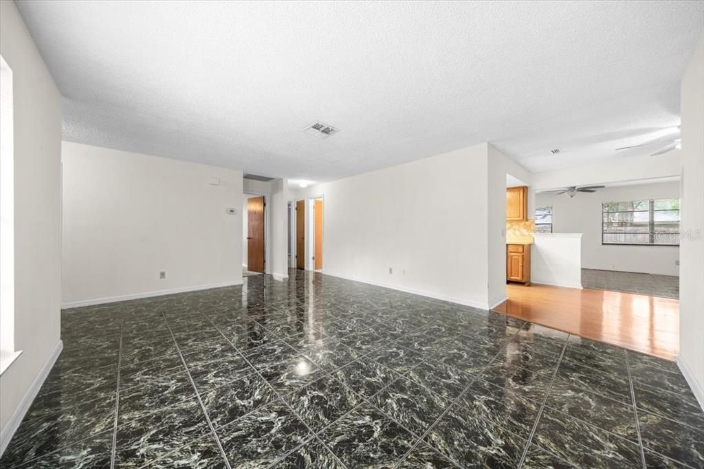 Active With Contract: $249,999 (3 beds, 2 baths, 1572 Square Feet)