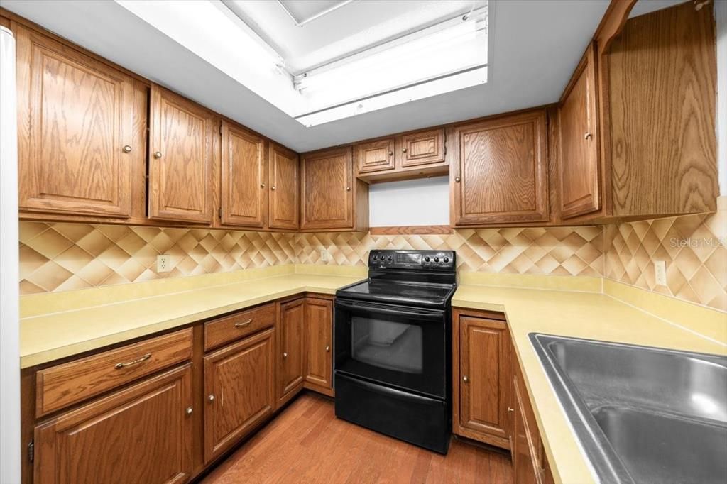 Active With Contract: $249,999 (3 beds, 2 baths, 1572 Square Feet)