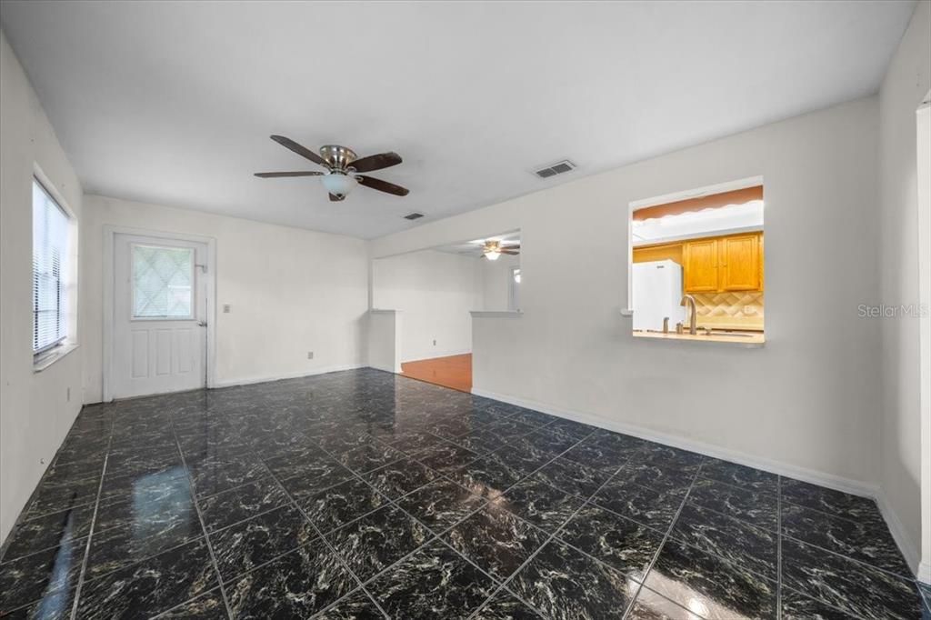 Active With Contract: $249,999 (3 beds, 2 baths, 1572 Square Feet)