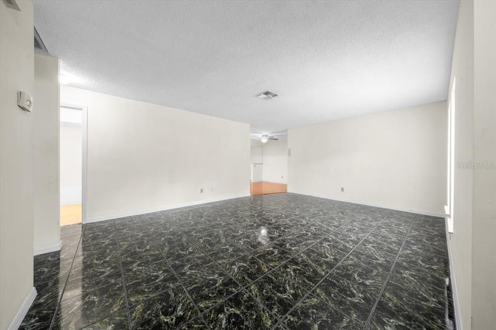 Active With Contract: $249,999 (3 beds, 2 baths, 1572 Square Feet)