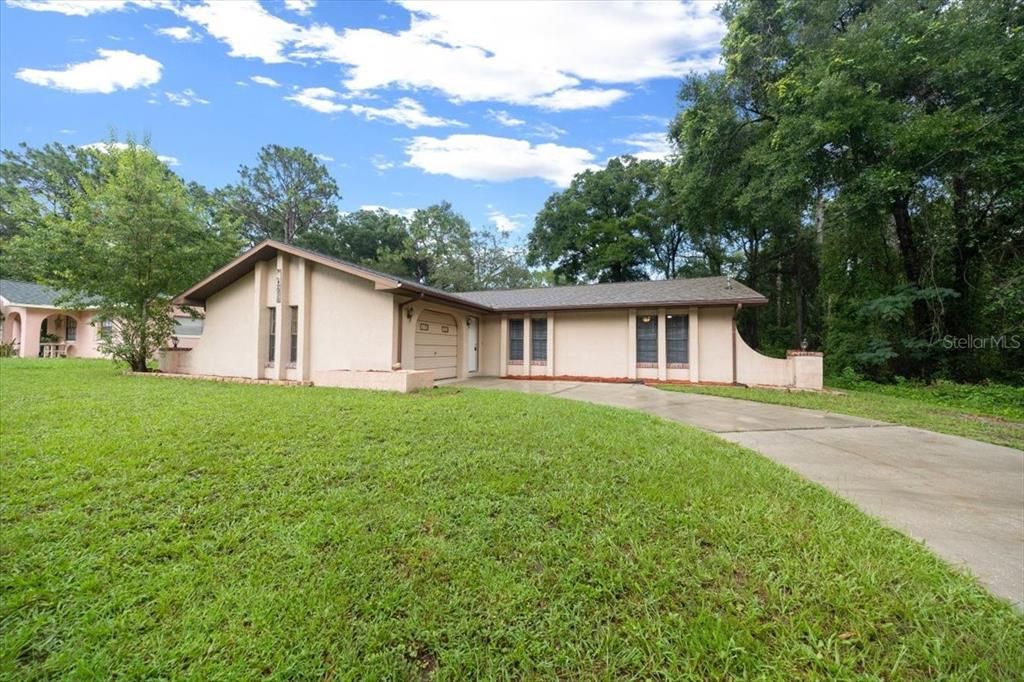 Active With Contract: $249,999 (3 beds, 2 baths, 1572 Square Feet)