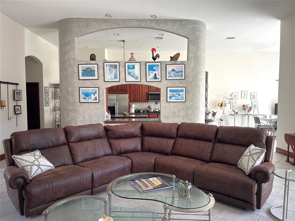 For Sale: $625,000 (3 beds, 2 baths, 3076 Square Feet)