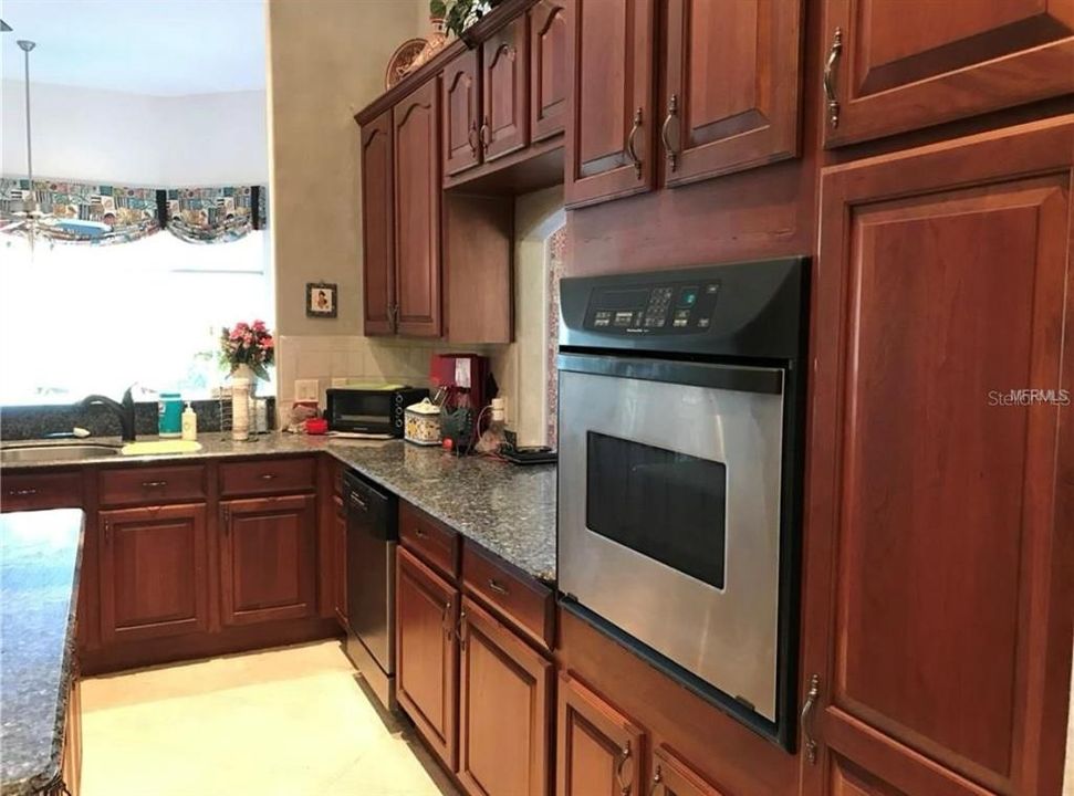 For Sale: $625,000 (3 beds, 2 baths, 3076 Square Feet)