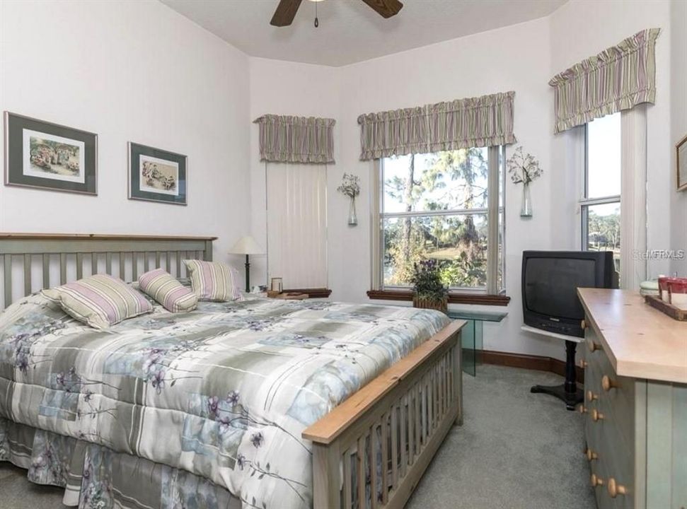 For Sale: $625,000 (3 beds, 2 baths, 3076 Square Feet)