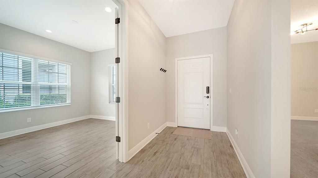 待售: $365,000 (2 贝兹, 2 浴室, 1525 平方英尺)