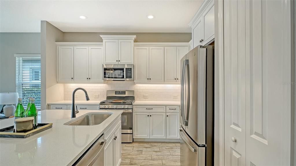 待售: $365,000 (2 贝兹, 2 浴室, 1525 平方英尺)