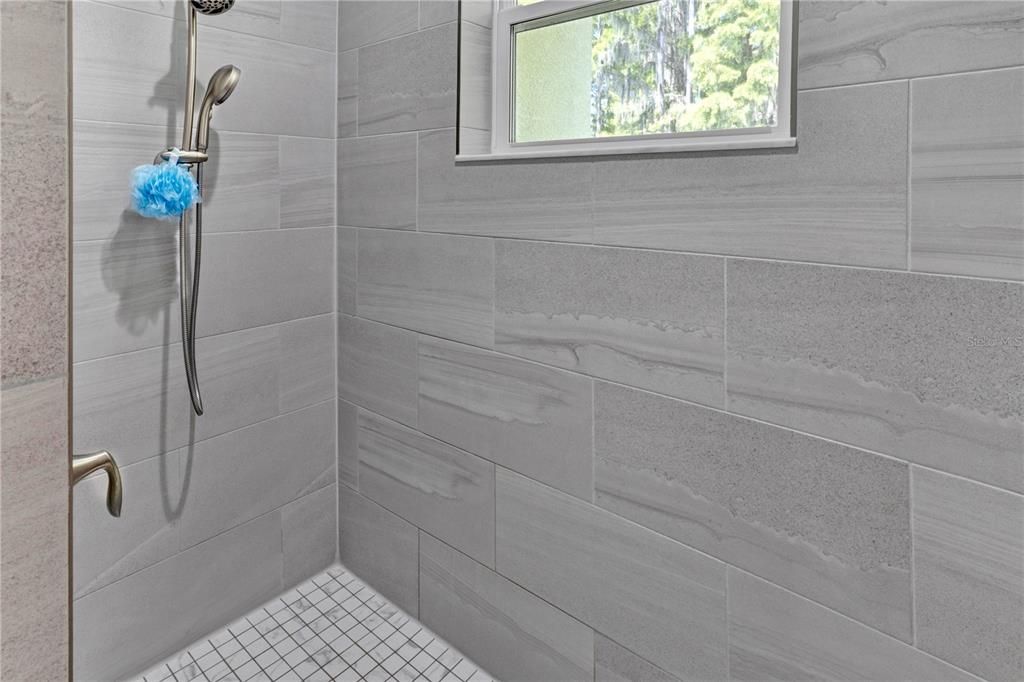 En Venta: $450,000 (3 camas, 2 baños, 2275 Pies cuadrados)