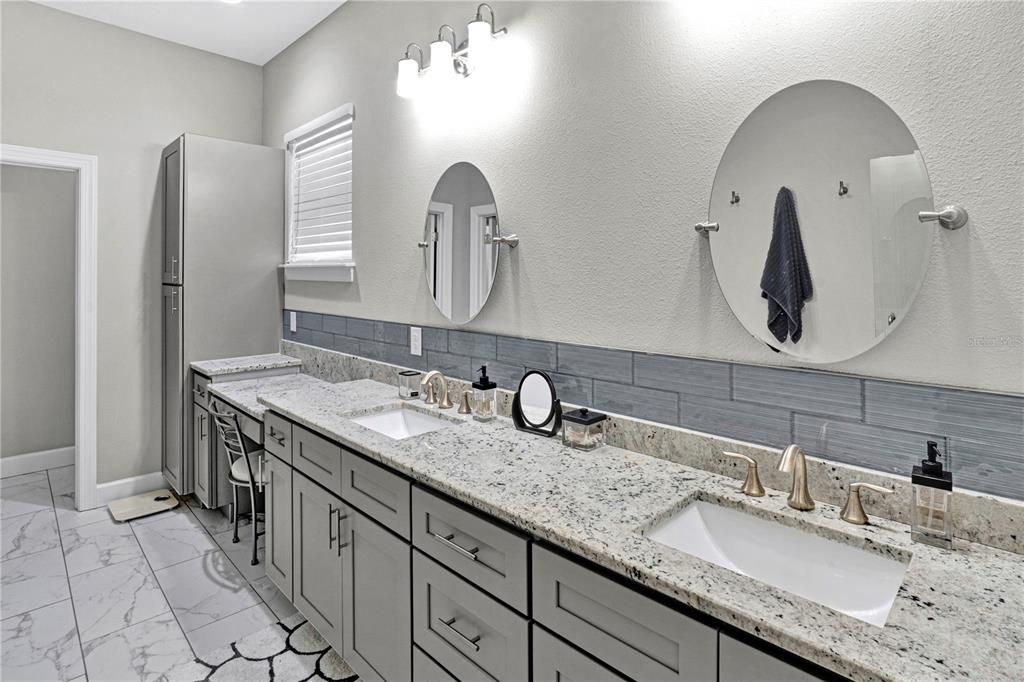 En Venta: $450,000 (3 camas, 2 baños, 2275 Pies cuadrados)