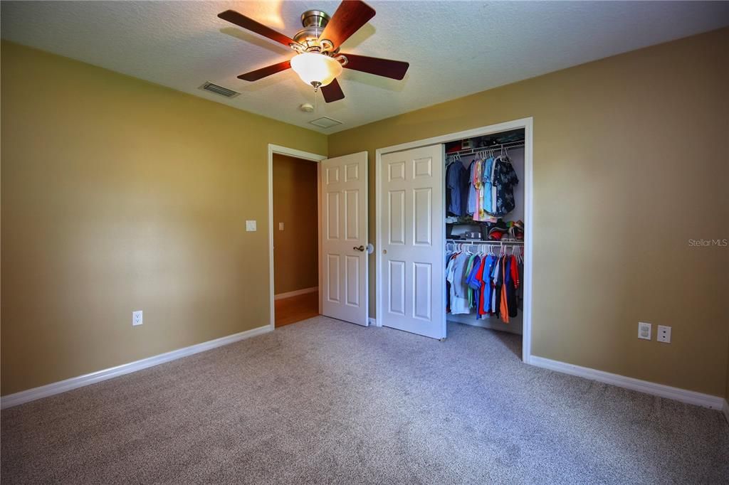 Activo con contrato: $339,900 (4 camas, 2 baños, 1821 Pies cuadrados)