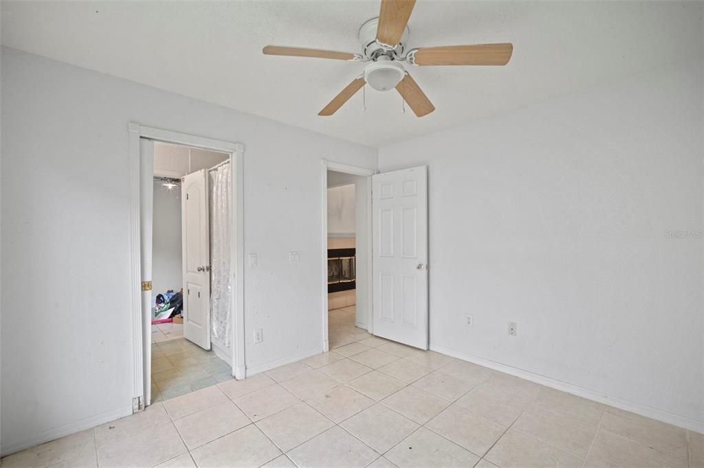 На продажу: $389,000 (5 спален, 3 ванн, 1756 Квадратных фут)