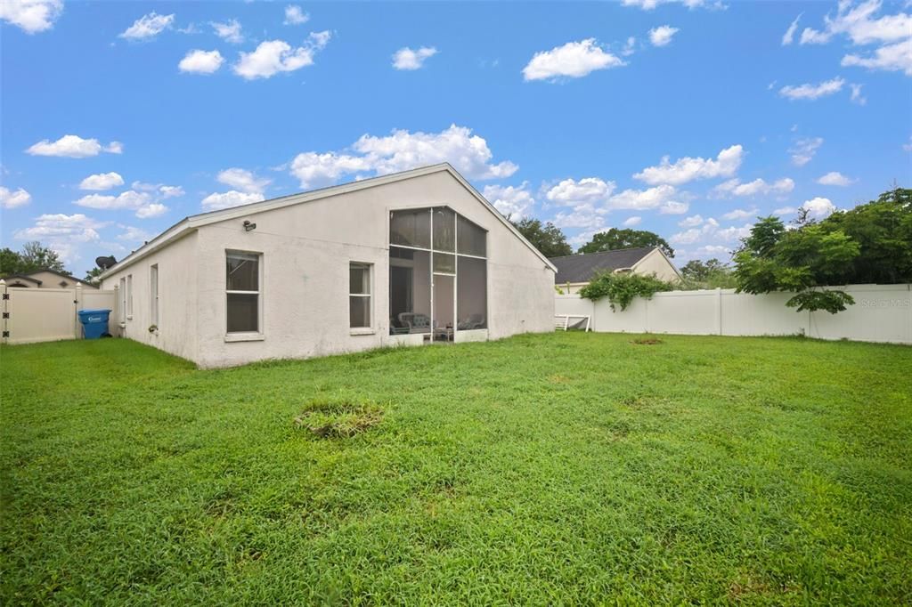 На продажу: $389,000 (5 спален, 3 ванн, 1756 Квадратных фут)