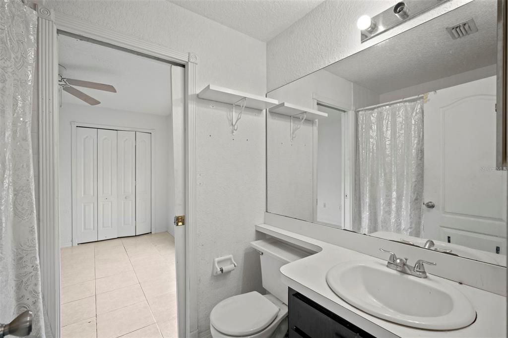 На продажу: $389,000 (5 спален, 3 ванн, 1756 Квадратных фут)