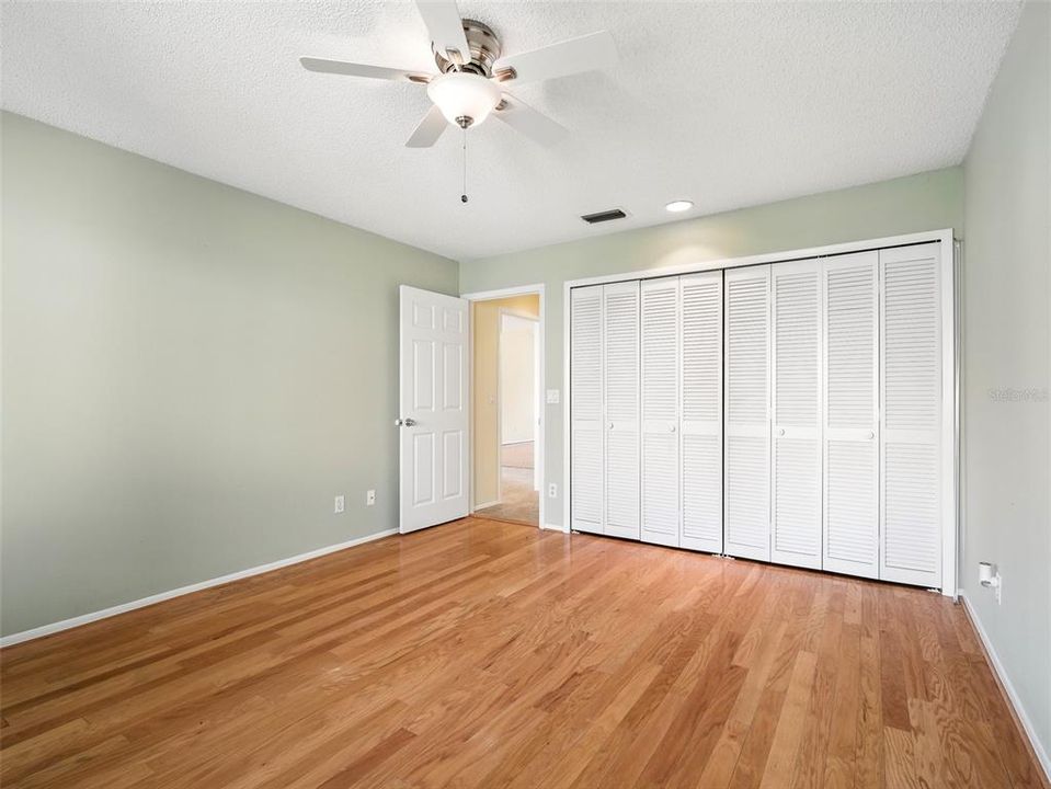 Active With Contract: $249,000 (1 beds, 1 baths, 1053 Square Feet)