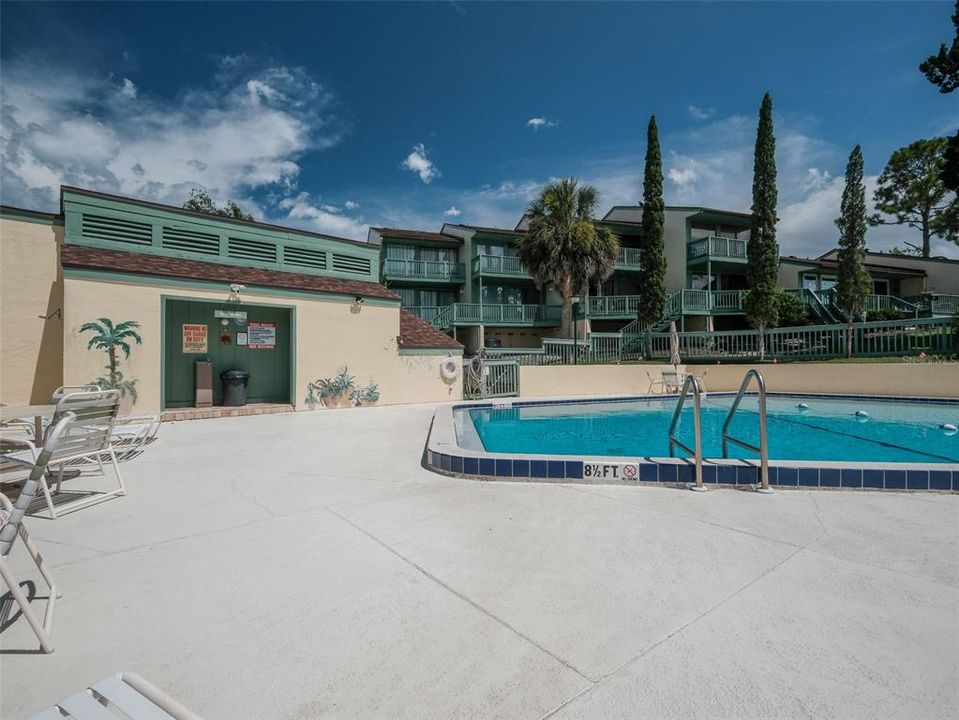 Active With Contract: $249,000 (1 beds, 1 baths, 1053 Square Feet)