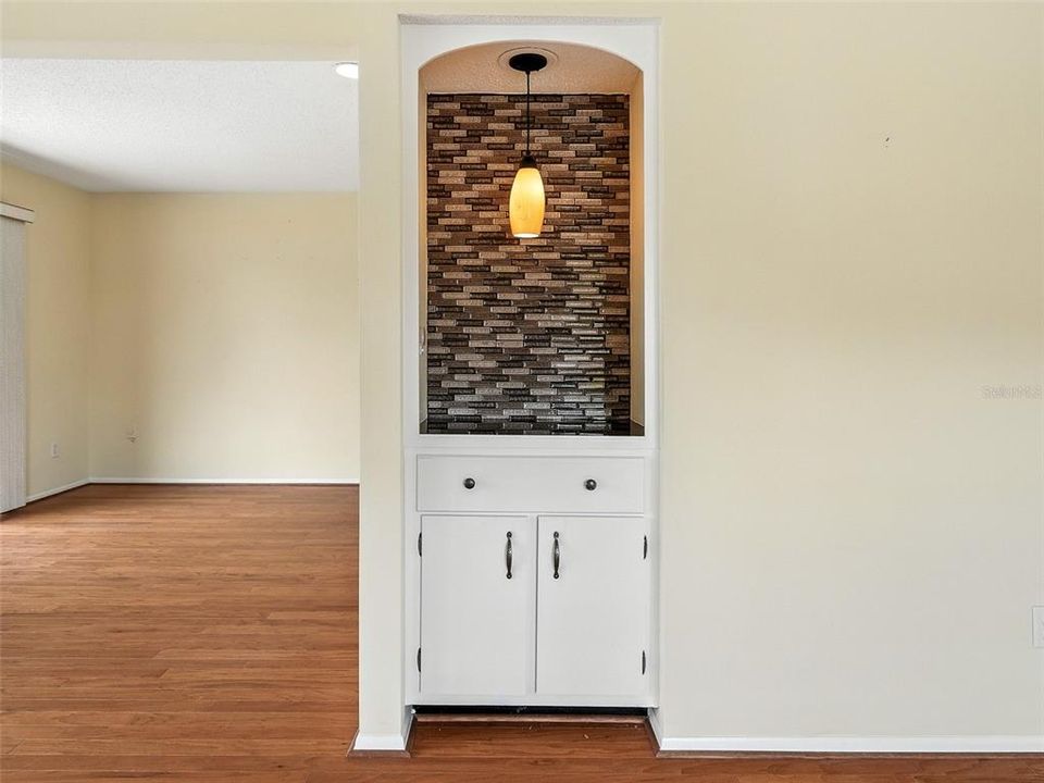 Active With Contract: $249,000 (1 beds, 1 baths, 1053 Square Feet)