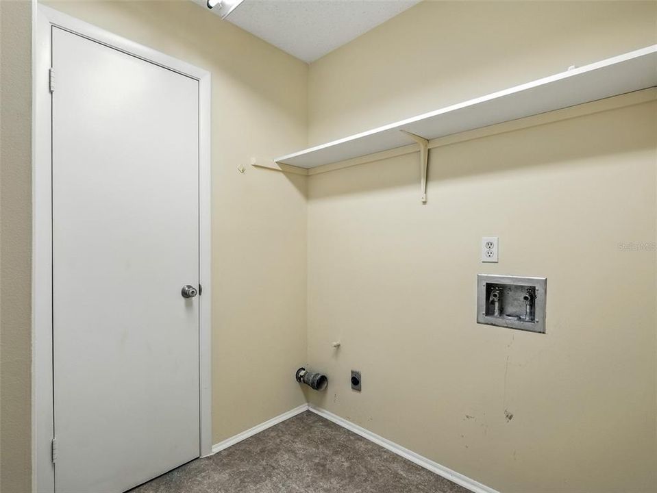 Active With Contract: $249,000 (1 beds, 1 baths, 1053 Square Feet)