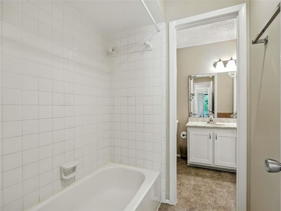 Active With Contract: $249,000 (1 beds, 1 baths, 1053 Square Feet)