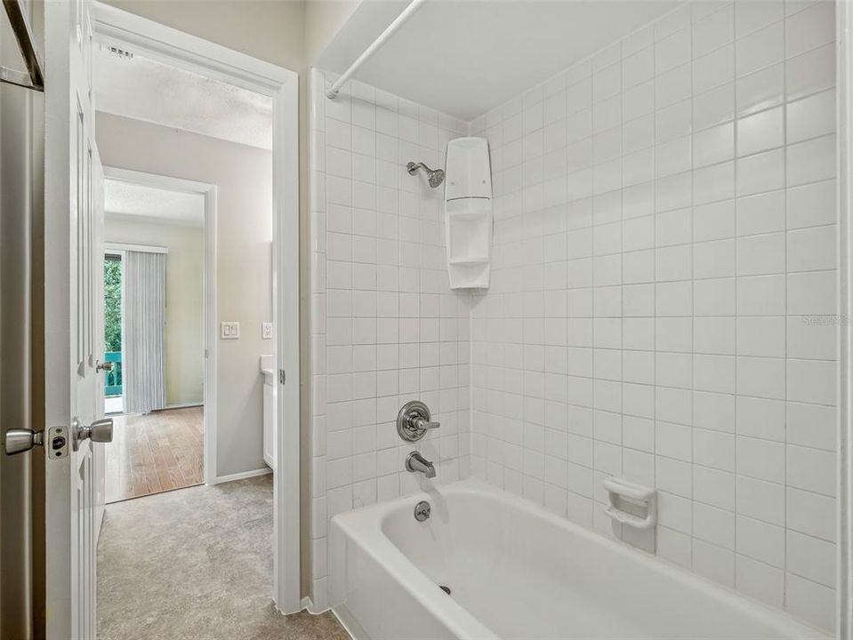 Active With Contract: $249,000 (1 beds, 1 baths, 1053 Square Feet)