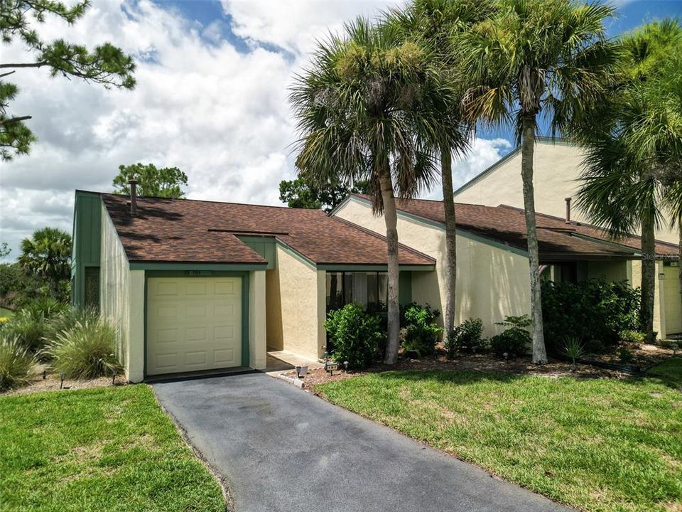 Active With Contract: $249,000 (1 beds, 1 baths, 1053 Square Feet)