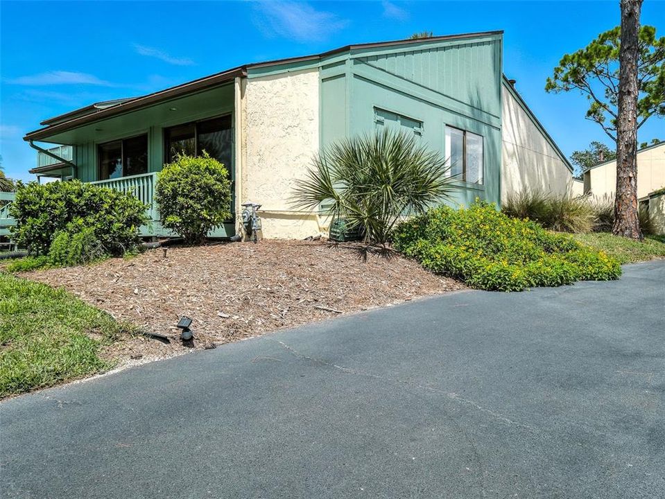 Active With Contract: $249,000 (1 beds, 1 baths, 1053 Square Feet)