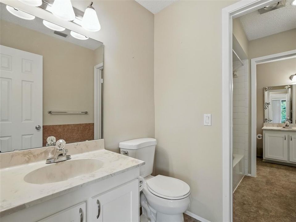 Active With Contract: $249,000 (1 beds, 1 baths, 1053 Square Feet)