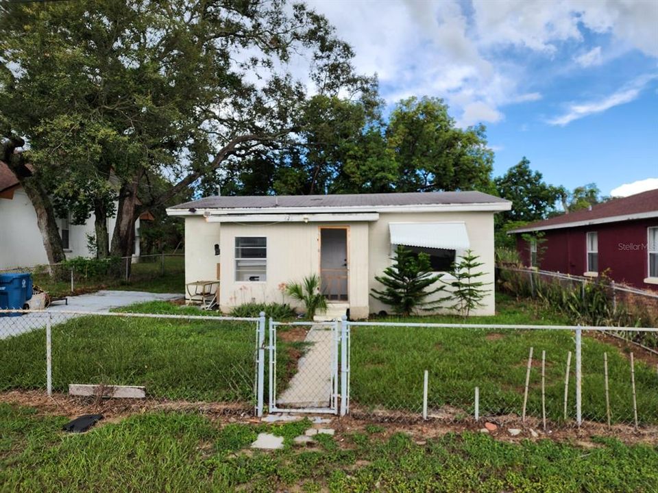 Vendido Recientemente: $97,990 (2 camas, 1 baños, 660 Pies cuadrados)