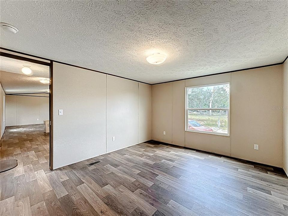 待售: $155,000 (2 贝兹, 2 浴室, 844 平方英尺)