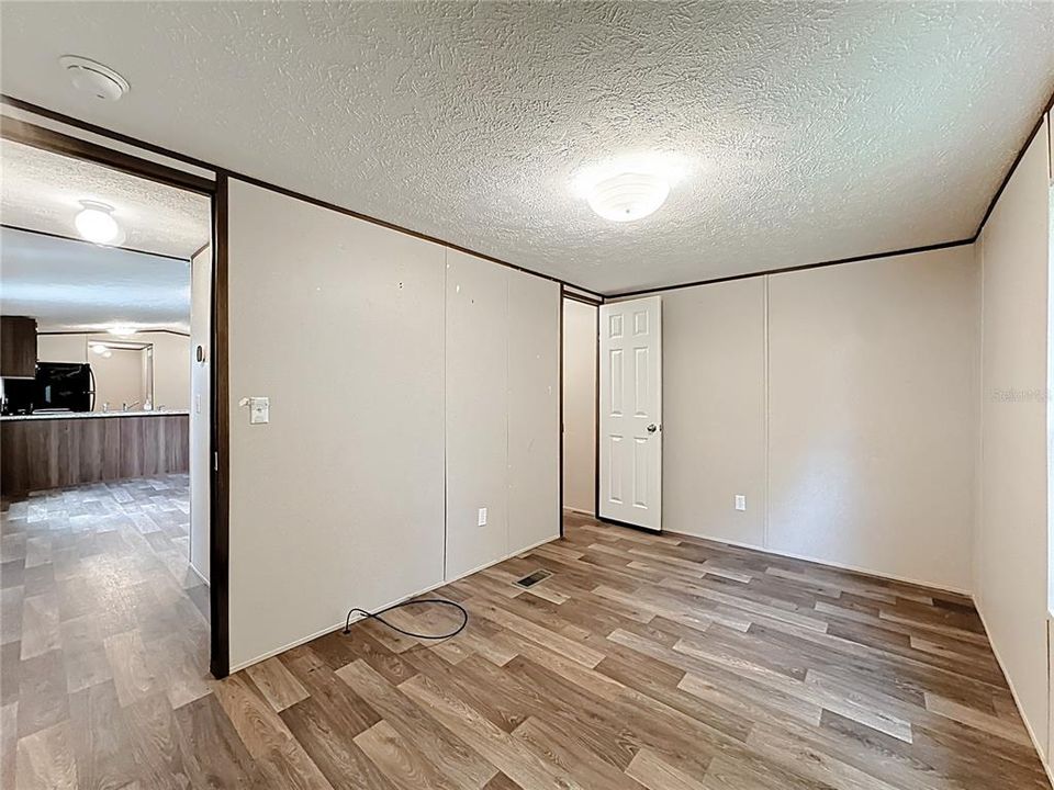 待售: $155,000 (2 贝兹, 2 浴室, 844 平方英尺)