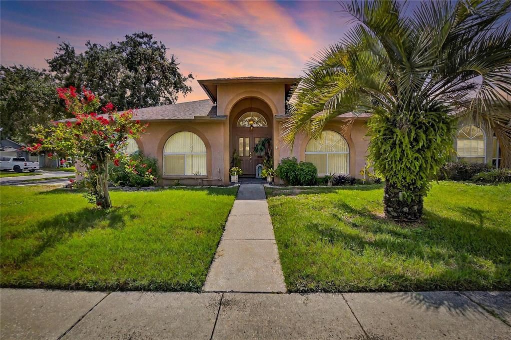 待售: $371,000 (4 贝兹, 2 浴室, 1951 平方英尺)