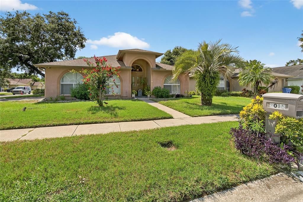 待售: $371,000 (4 贝兹, 2 浴室, 1951 平方英尺)